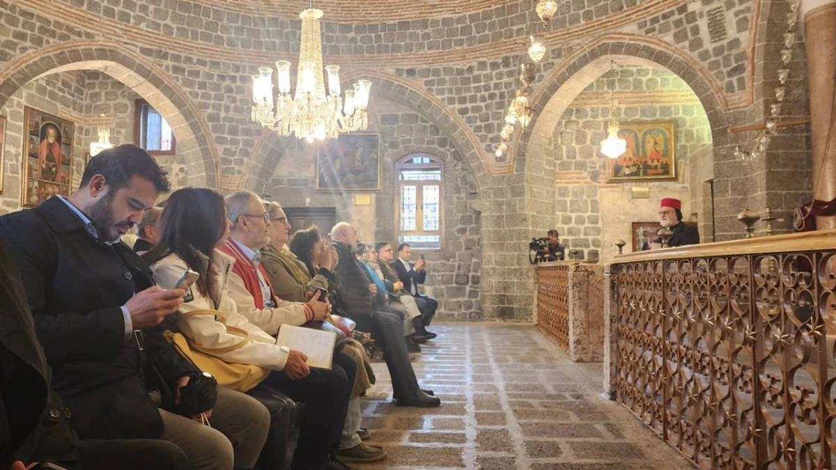 AB heyeti 3 gündür Diyarbakır’da: Bugün kiliseye gittiler