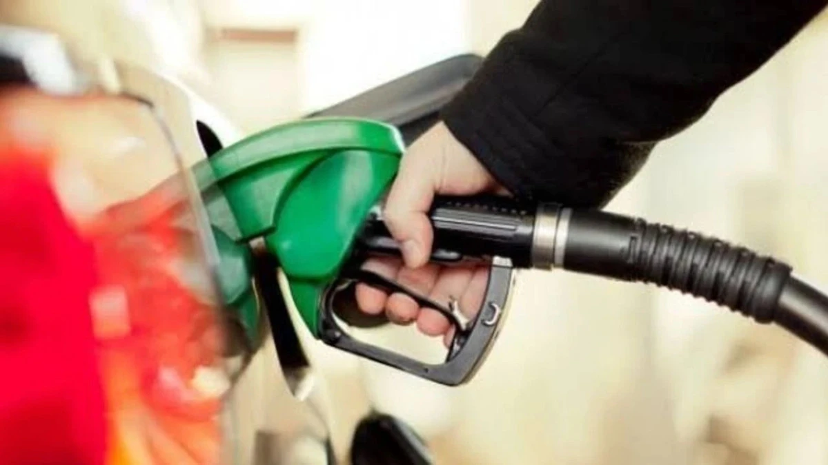 Akaryakıtta tarihi eşik: Motorin 100 lirayı aştı
