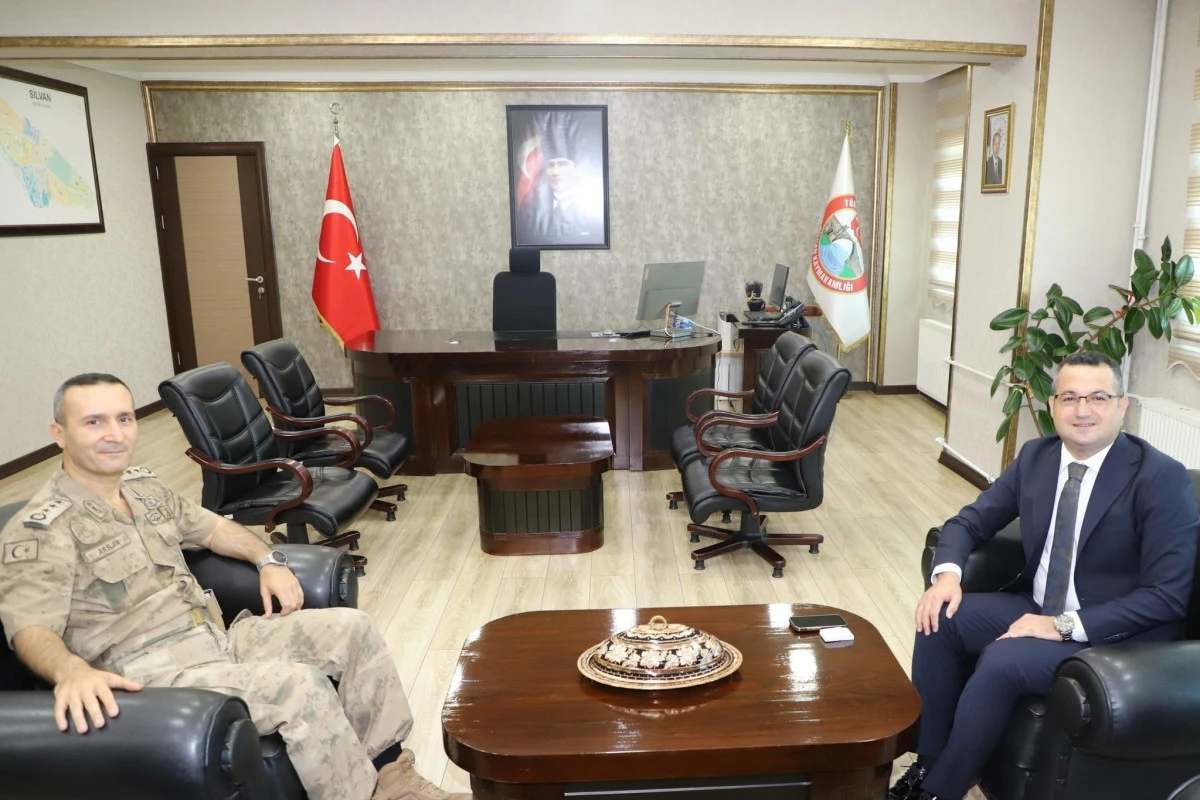 Alay Komutanı Arslan’dan Kaymakam Ekşi’ye Nezaket Ziyareti