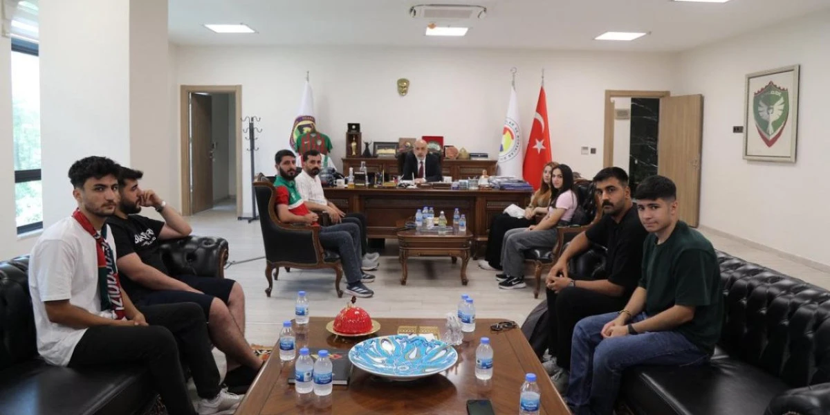 Amedspor taraftar gruplarından DTSO Başkanı Kaya'ya ziyaret