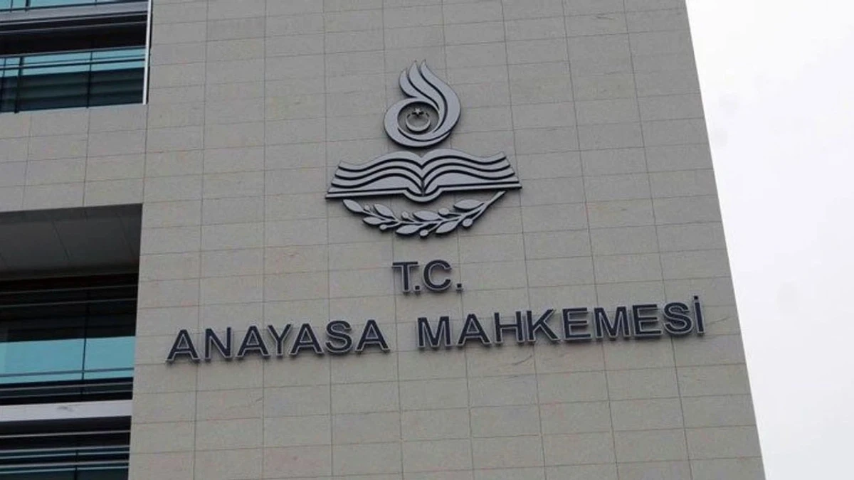 AYM'den kritik karar; S&uuml;resiz nafaka d&uuml;zenlemesi iptal edildi