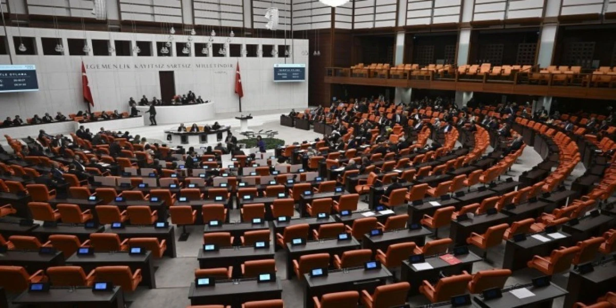 '&Ccedil;er&ccedil;eve yasa' kanun teklifi Meclis'ten ge&ccedil;ti