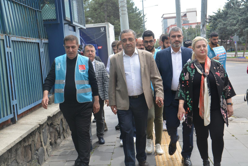 CHP Diyarbakır milletvekili adayları Yenişehir esnafını gezdi