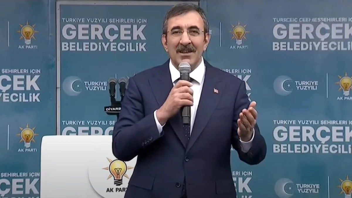 Cumhurbaşkanı Yardımcısı, Diyarbakır’da AK Parti’ye oy istedi