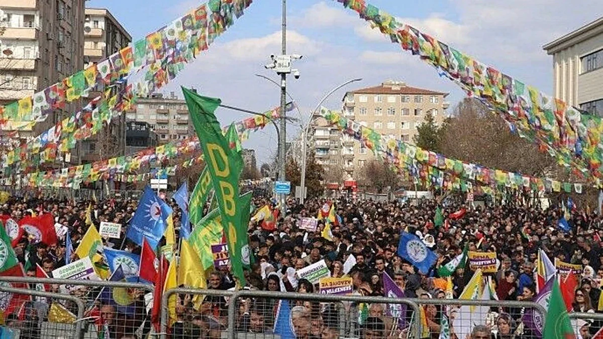 DEM Parti Eş Genel Başkanlarından miting &ccedil;ağrısı