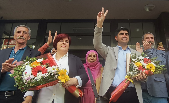 DEM Parti Eşbaşkanları Mazbatalarını aldı