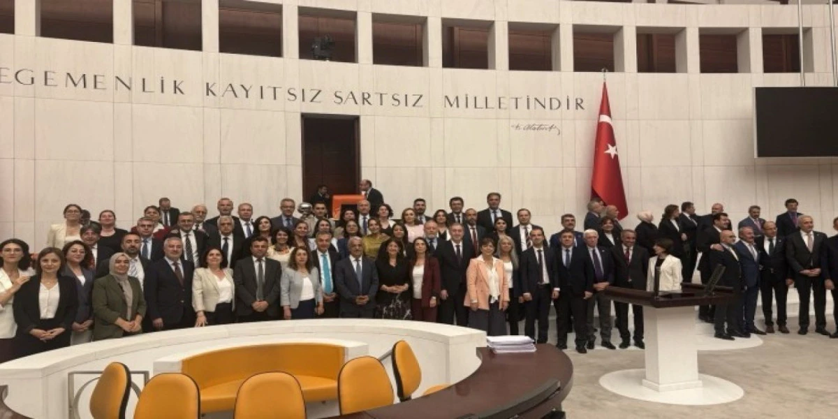 DEM Parti'den ilk a&ccedil;ıklama: &Ouml;nemli eşik aşıldı, barışı kalıcı hale getireceğiz