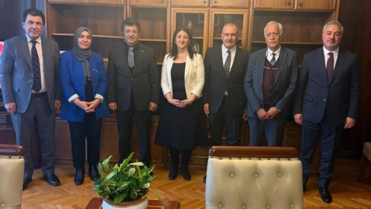 DEM ve AK Parti&rsquo;den Van a&ccedil;ılımı: Darısı Diyarbakır&rsquo;ın başına