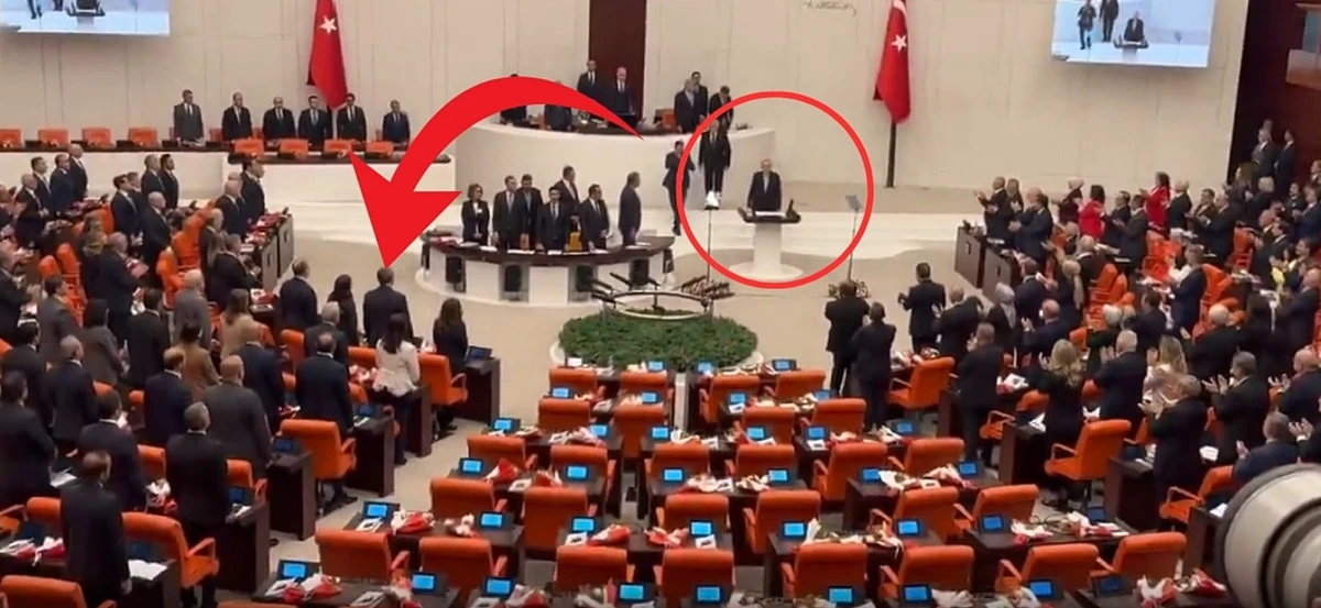 DEM’li vekiller Erdoğan’ı ayakta karşıladı