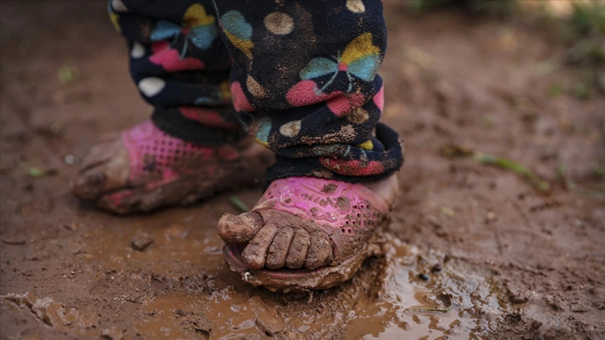 Derin yoksulluk raporu: 183 bin &ccedil;ocuk risk altında