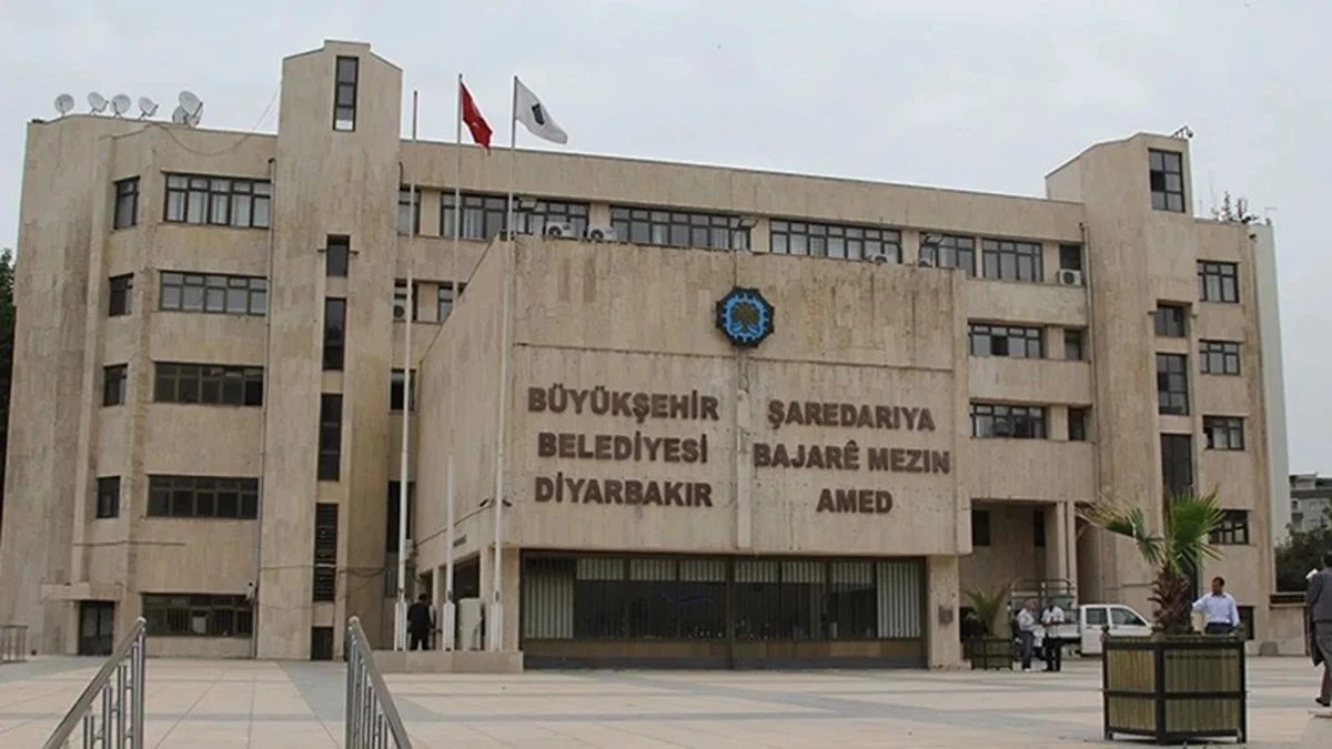 Diyarbakır B&uuml;y&uuml;kşehir Belediyesinden yurttaşlara &ccedil;ağrı!
