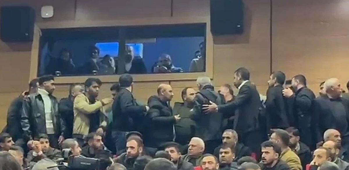 Diyarbakır Kent Konseyi Genel Kurulu&rsquo;nda gerginlik