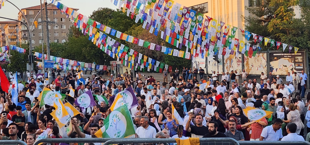 Diyarbakır’da 1 Eylül mitingi: Barış mesajları yükseldi