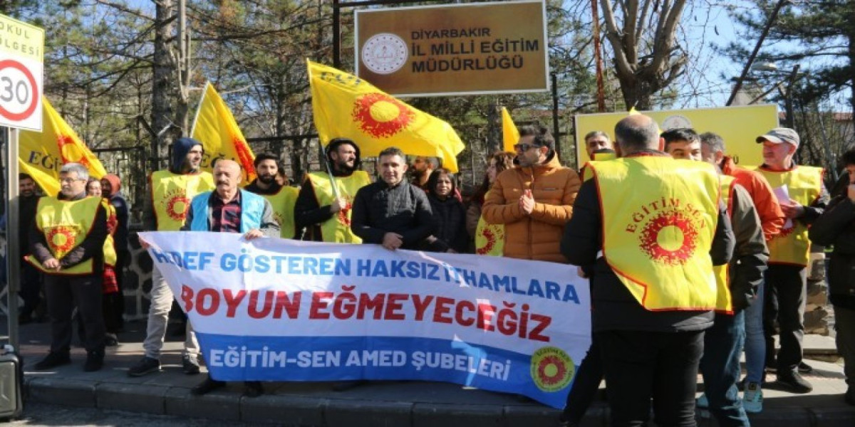 Diyarbakır’da açığa alınan öğretmenlere destek açıklaması