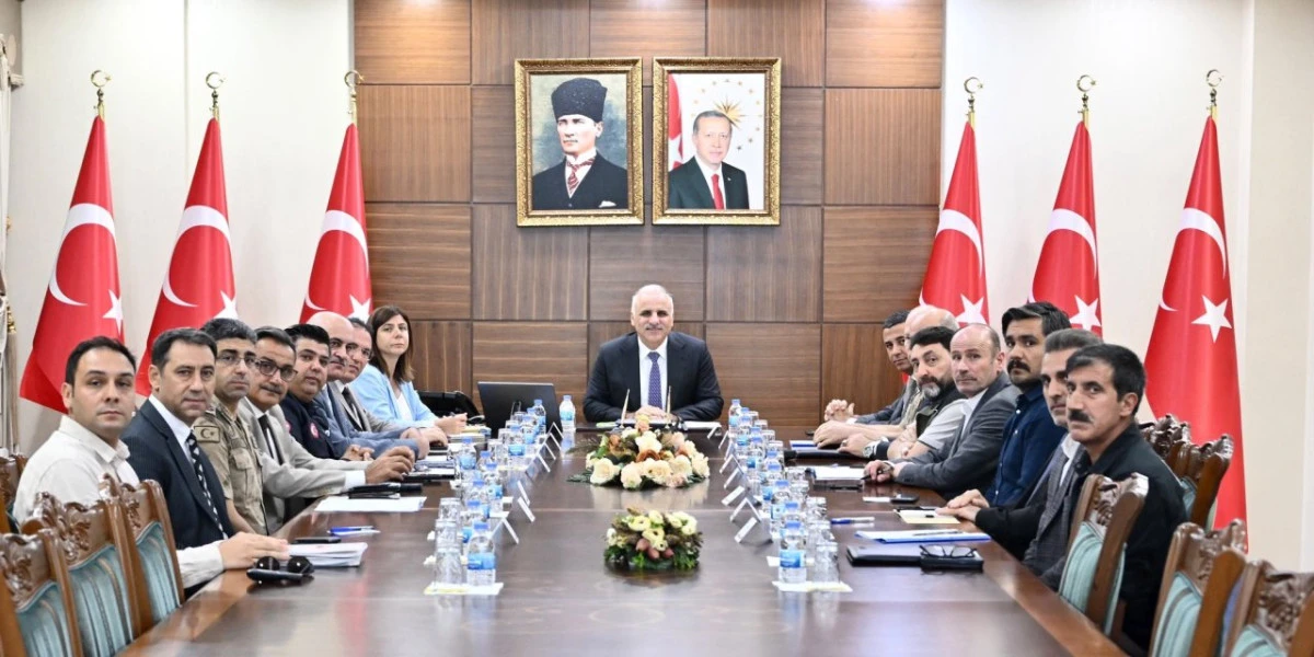 Diyarbakır'da anız yangınlarının &ouml;nlenmesi i&ccedil;in koordinasyon toplantı