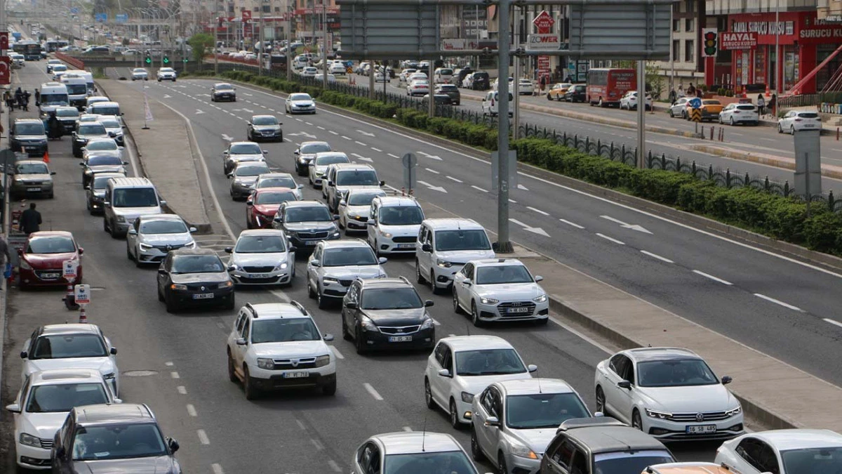 Diyarbakır'da ara&ccedil; sayısı rekor seviyeye ulaştı