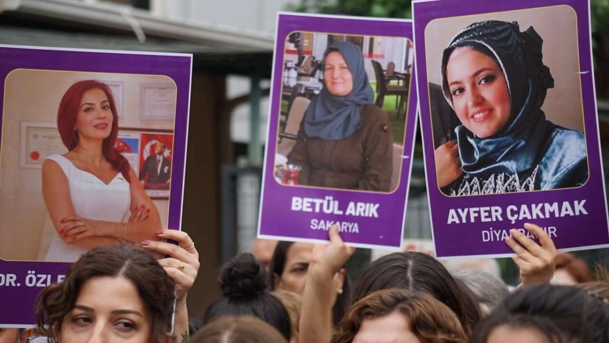 Diyarbakır&rsquo;da &ldquo;Kadın, Adalet ve Hafıza N&ouml;beti&rdquo; başladı