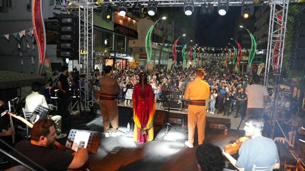 Diyarbakır’da “Kültür ve Sanat Günleri” dev konserle başladı