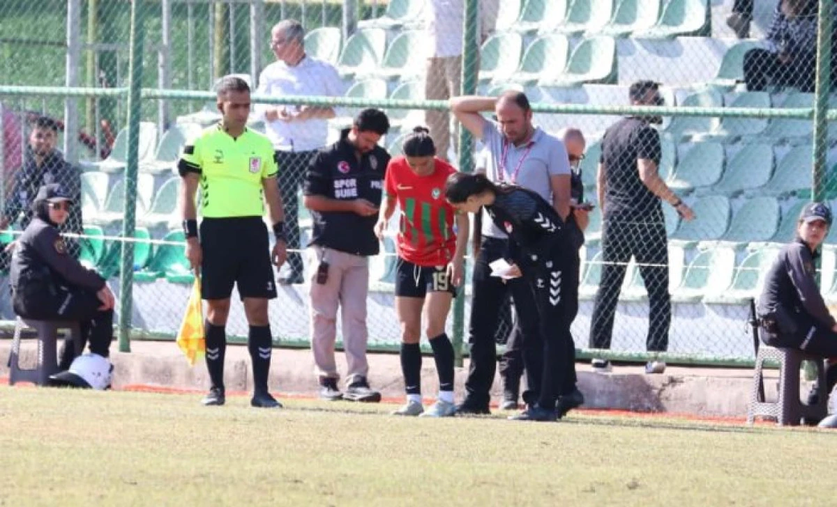 Diyarbakır'da sahada LED tabela krizi