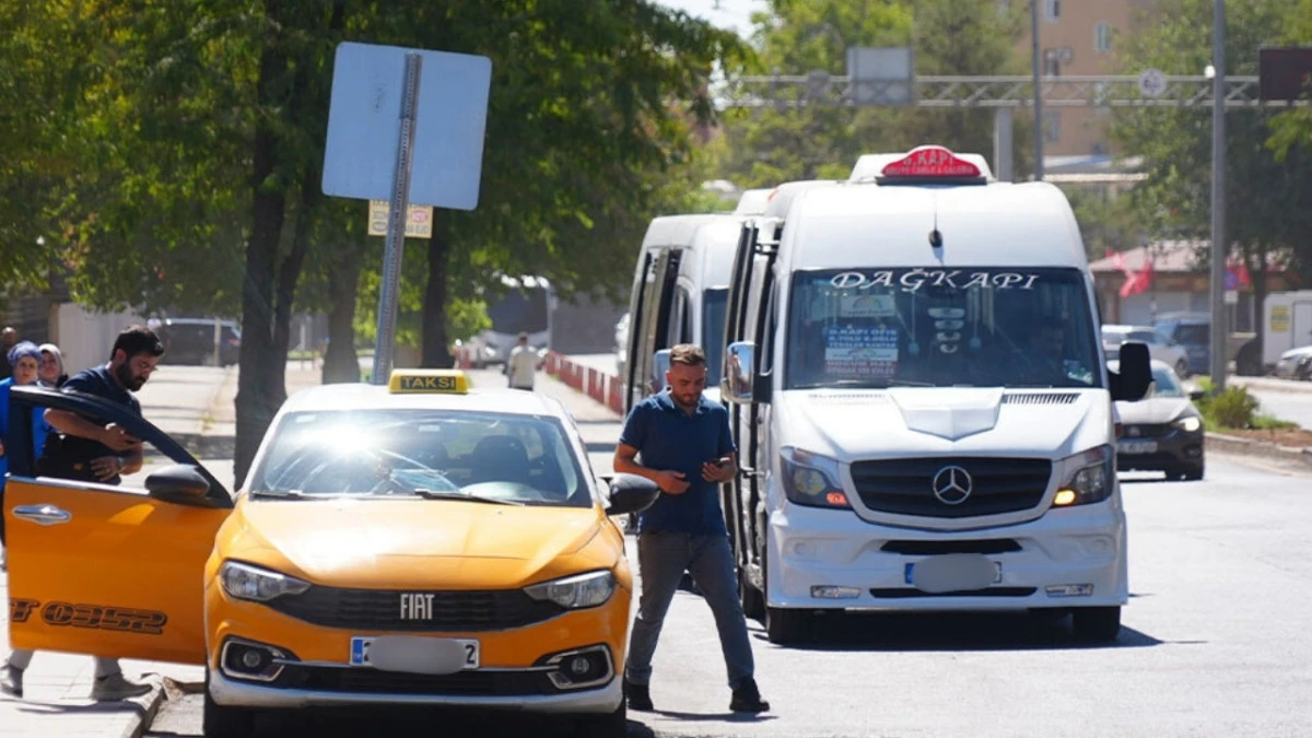 Diyarbakır&rsquo;da taksi ve minib&uuml;s&ccedil;&uuml;lere prim şoku