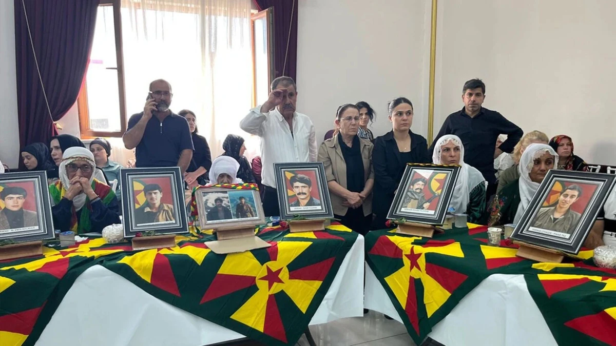 Diyarbakır&rsquo;da yaşamını yitiren PKK mensupları i&ccedil;in taziye kuruldu