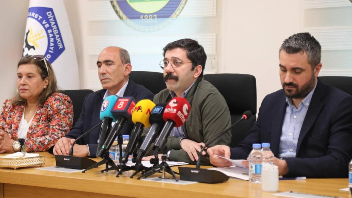 Diyarbakır&rsquo;dan Kobani &ccedil;ağrısı: Yardımlar engelleniyor