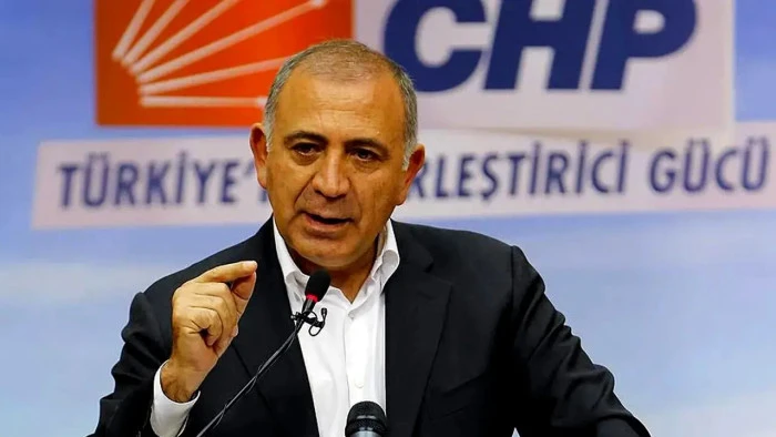 G&uuml;rsel Tekin&rsquo;den CHP&rsquo;lilere: Eve d&ouml;n&uuml;n