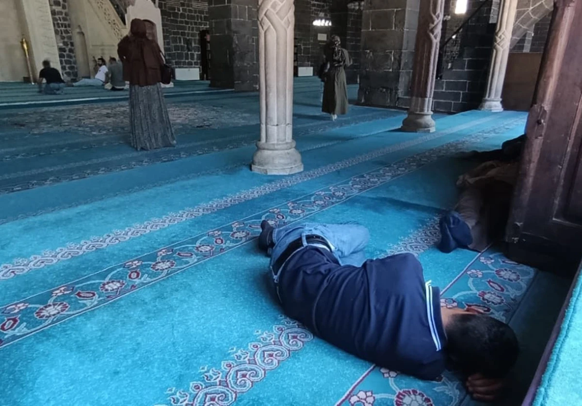 İslam&rsquo;ın 5. Harem-i Şerif&rsquo;inde G&ouml;r&uuml;nt&uuml; Tartışması