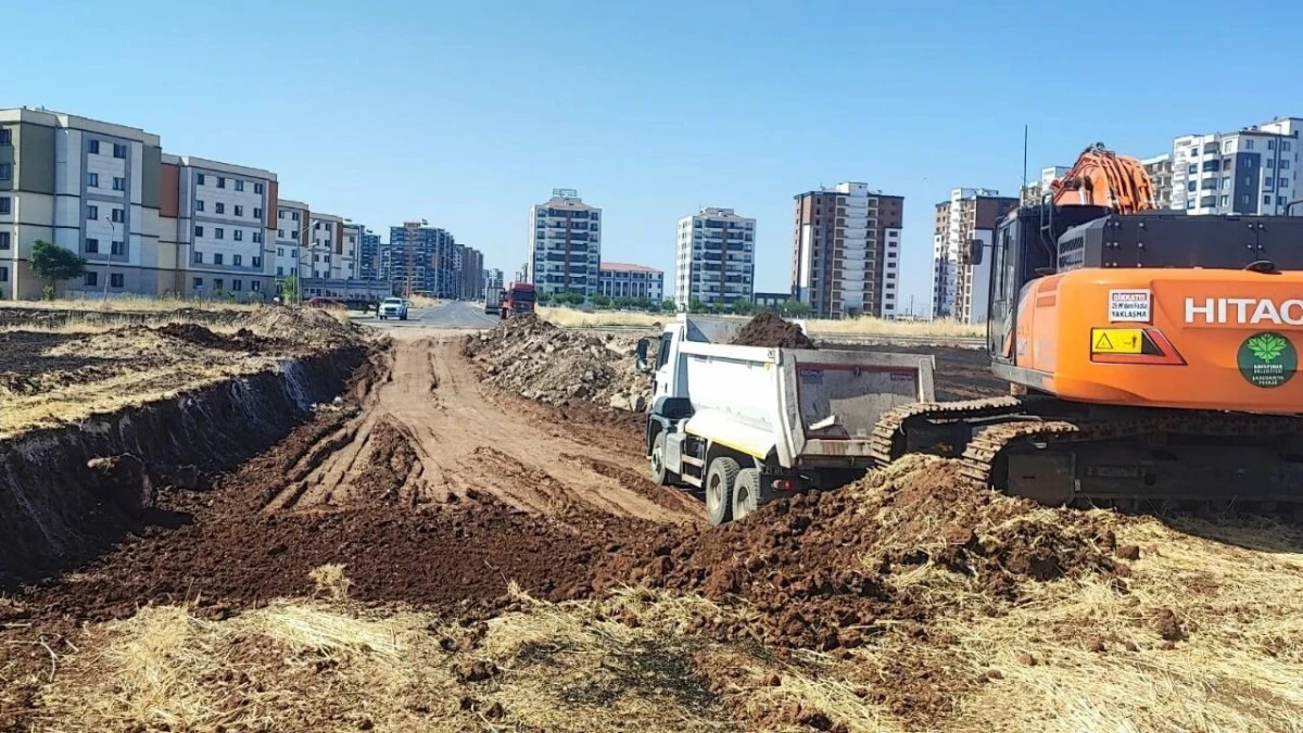 Kayapınar Belediyesi yeni imar yolları a&ccedil;ıyor