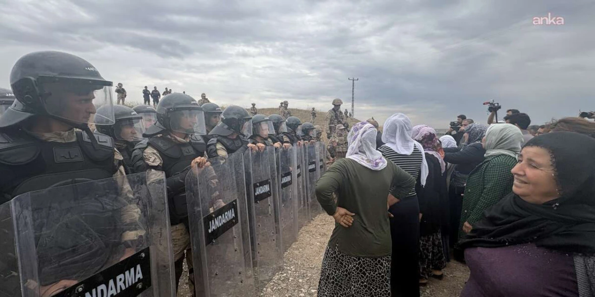 Mahkeme s&uuml;reci devam ederken iş makineleri sahaya indi