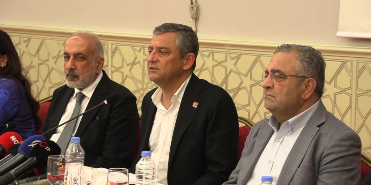 &Ouml;zg&uuml;r &Ouml;zel Diyarbakır&rsquo;da STK Temsilcileriyle Buluştu