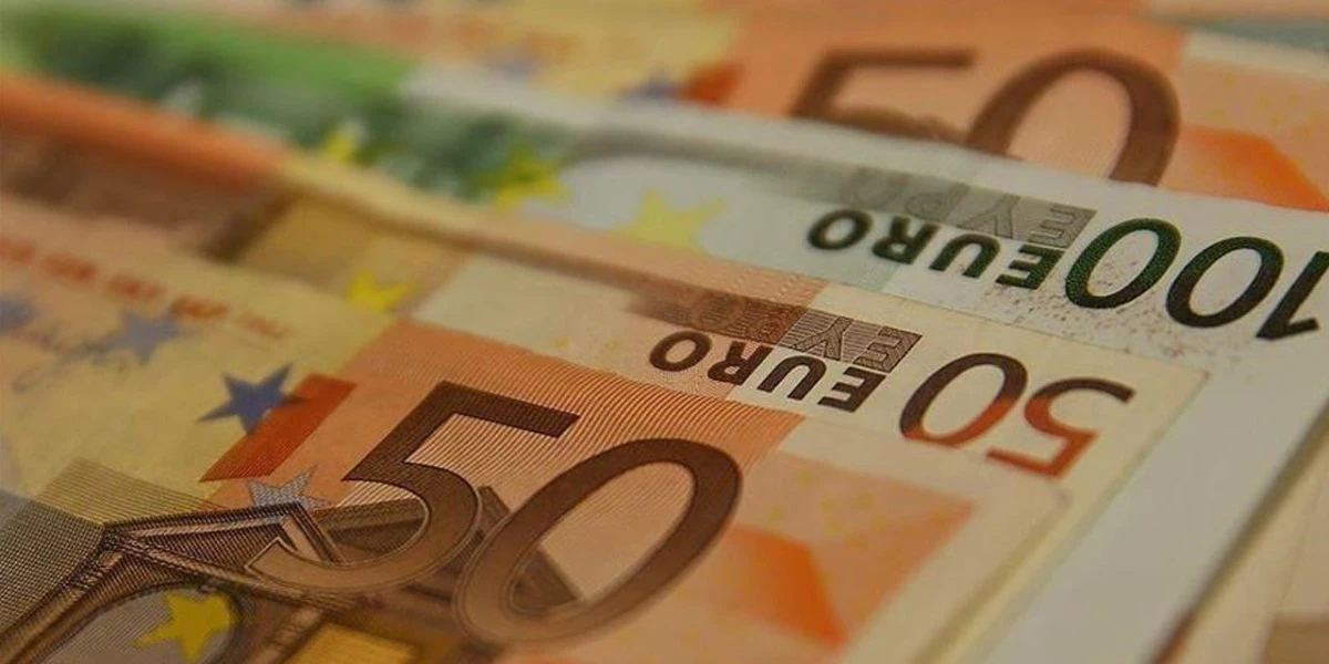 Piyasalarda son durum: Dolar y&uuml;kselişte, Euro geriledi