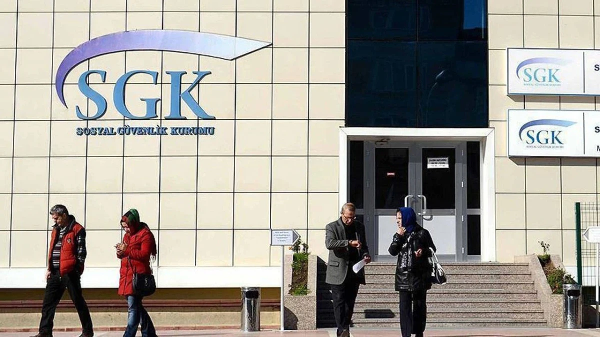 SGK&rsquo;dan sigortalılık operasyonu: Y&uuml;z binlerce emeklilik yandı