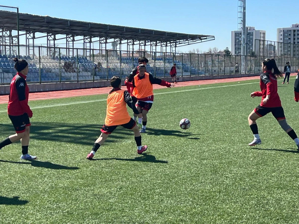 Silvan Spor Kadın Futbol Takımı Play-Off’ta Doğubayazıt ile Eşleşti